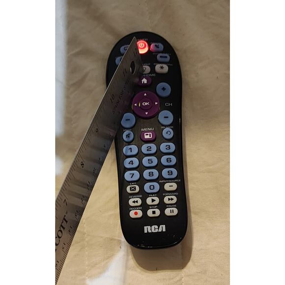 RCA Programmable Universal Big Button Remote Control RCR414BHE - Picture 2 of 4